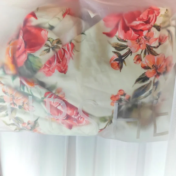 White & floral one-piece swimsuit by CUPSHE in size XL - Picture 7 of 16